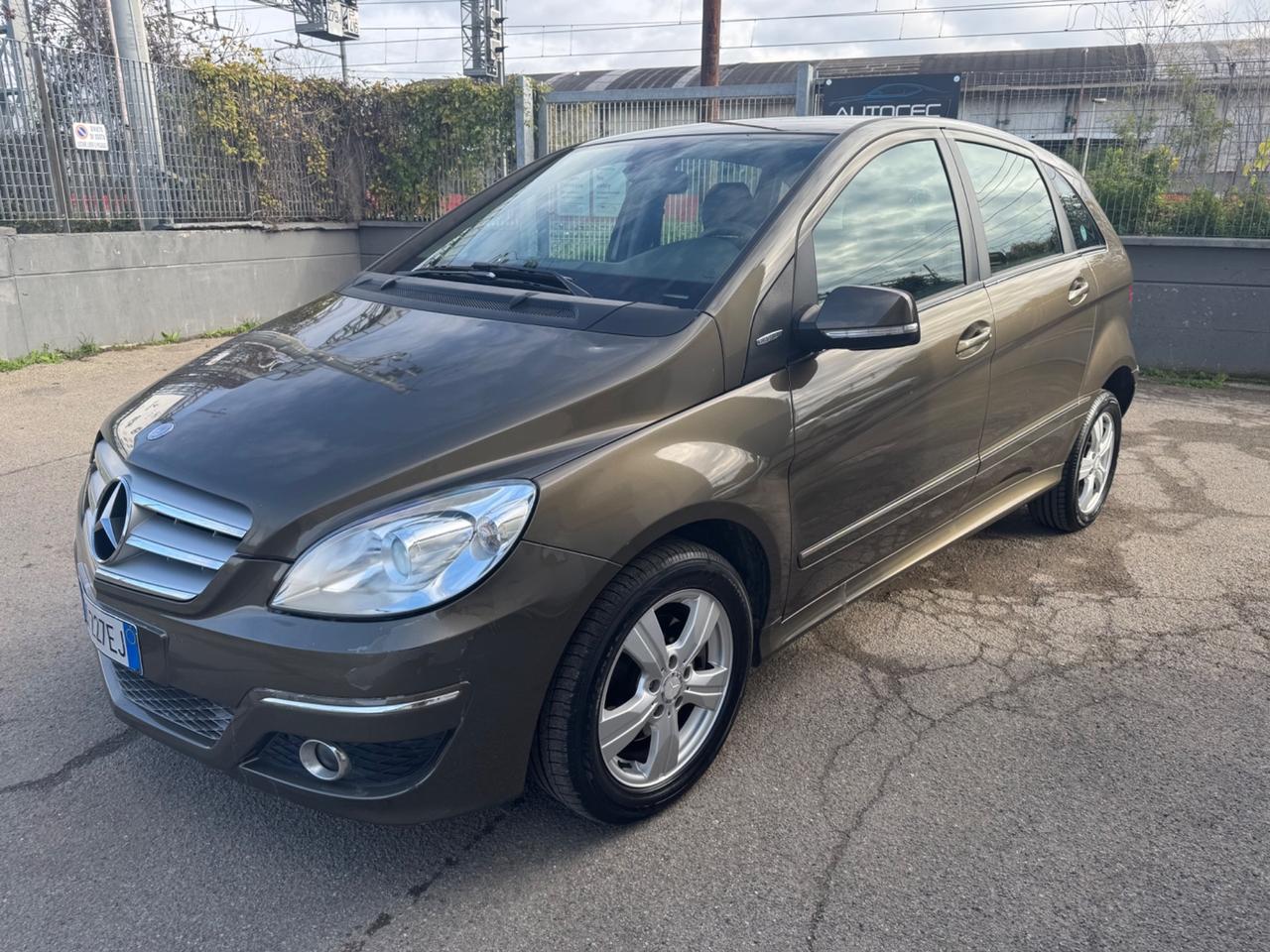 Mercedes-benz B 180 200 BlueEFFICIENCY Executive