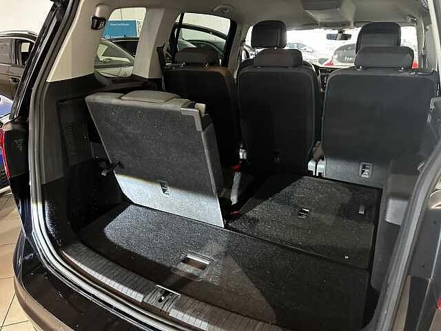 Volkswagen Touran 3ª serie 1.6 TDI DSG Business BlueMotion Technology