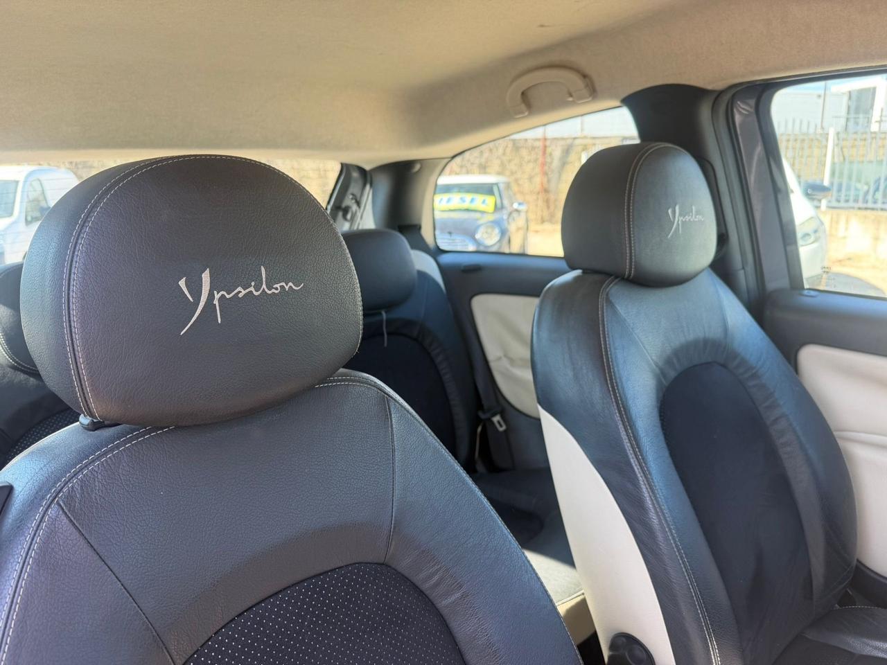 Lancia Ypsilon 1.2 69 CV Argento