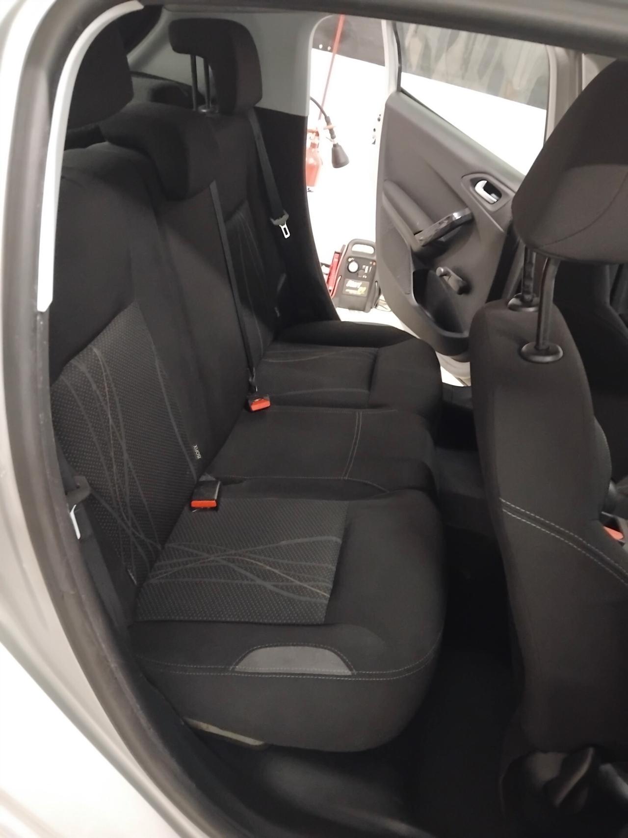 Peugeot 208 1.4 HDi 68 CV 5 porte Allure