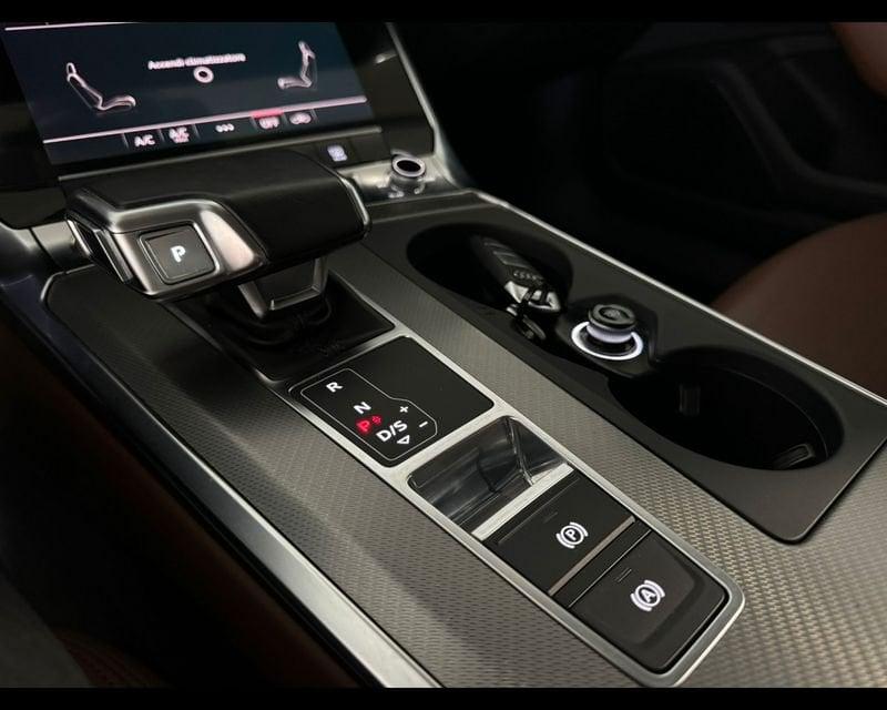 Audi A6 5ª serie Avant 40 2.0 TDI S tronic Business Design