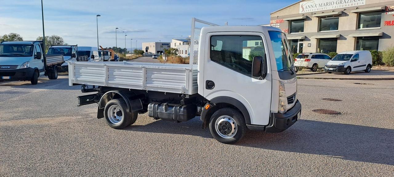 Nissan Cabstar Ribaltabile Trilaterale