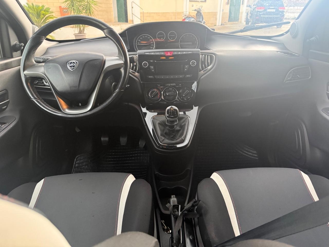 Lancia Ypsilon 1.2 69 CV 5 porte GPL Ecochic Gold