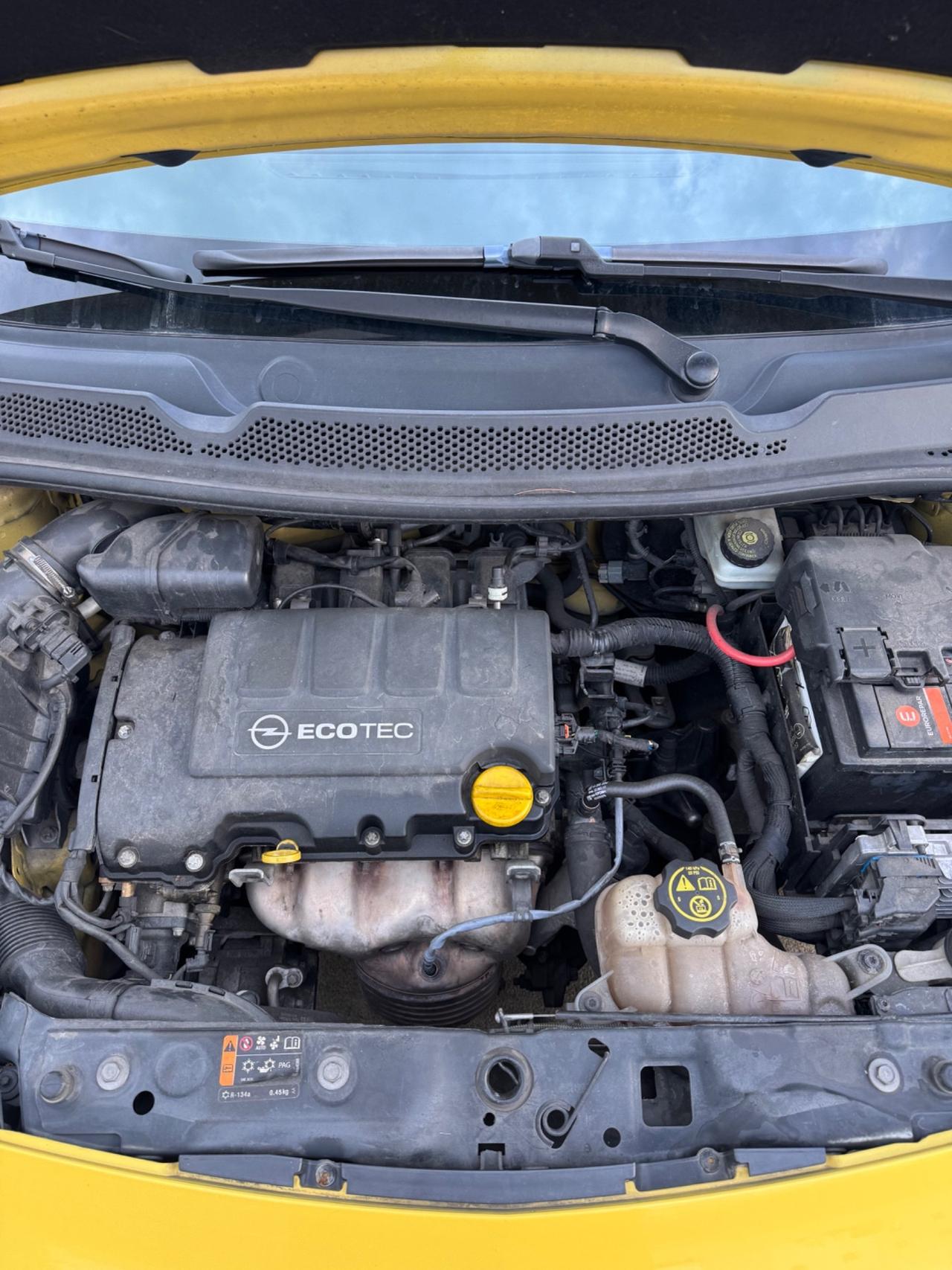 Opel Adam 1.2 70 CV Jam neopatentati