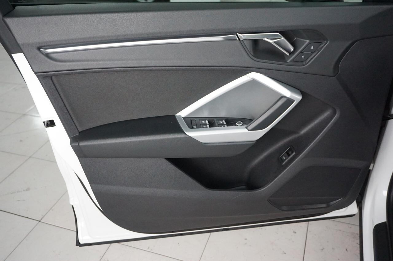 Audi Q3 35 TDI S tronic Business