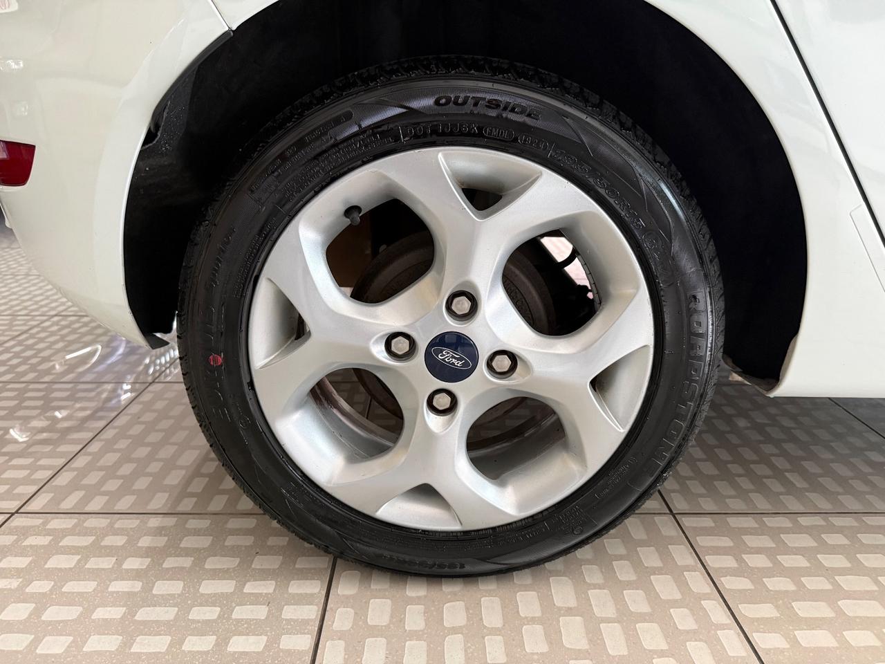 Ford Fiesta 1.4 16V 5p. Bz.- GPL Titanium Bs.