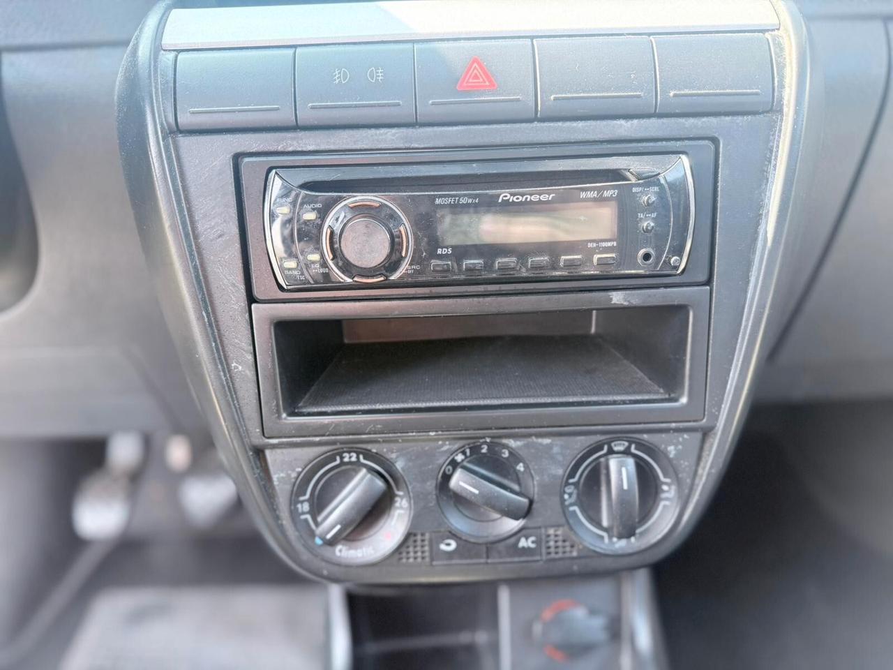 Volkswagen Fox 1.2 BENZINA 2009 NEOP.