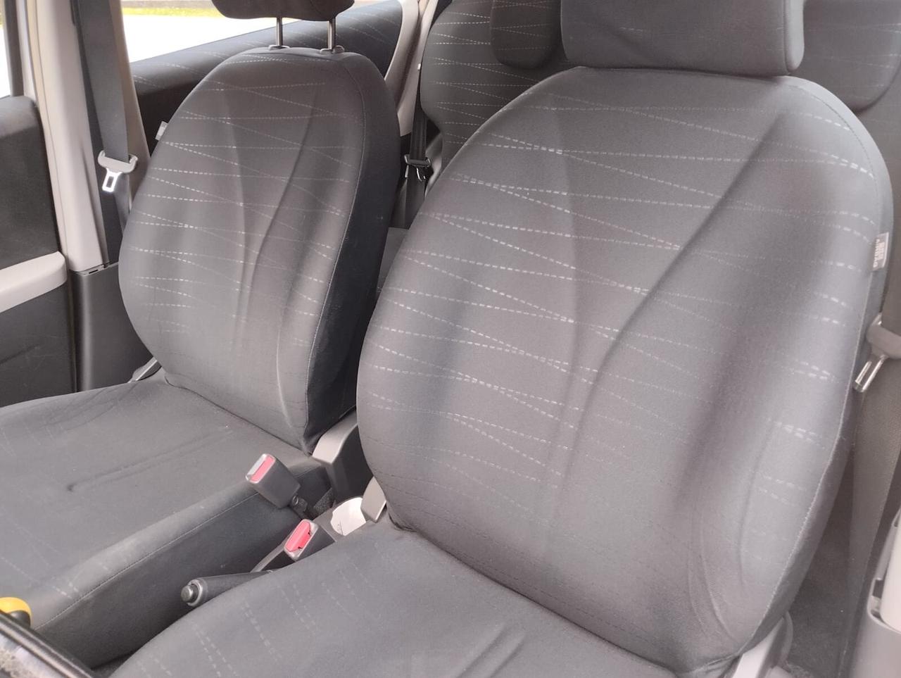 Toyota Yaris 1.4 D-4D 5 porte Sol