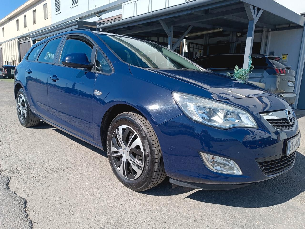 Astra 1.7 CDTI 110CV Sports Tourer Elective