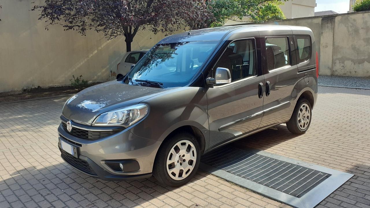 Doblo trasporto disabile pianale ribassato