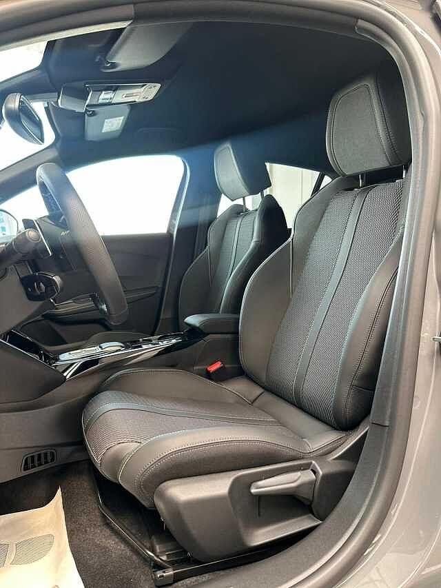 Peugeot 208 Hybrid 100 e-DCS6 GT