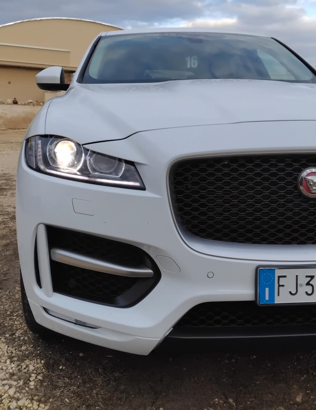 Jaguar F-Pace 2.0 D 180 CV AWD aut. R-Sport