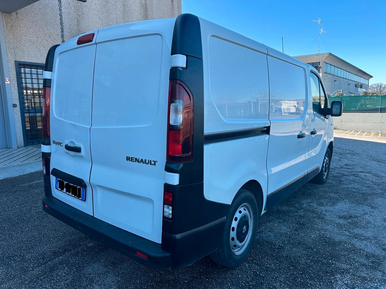 Renault Trafic 1.6 dci 125cv L1H1