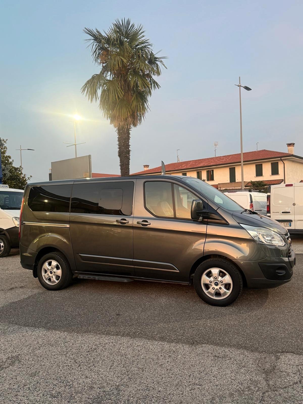 Ford Tourneo Custom 310 2.0 TDCi 170CV automatico 9 posti