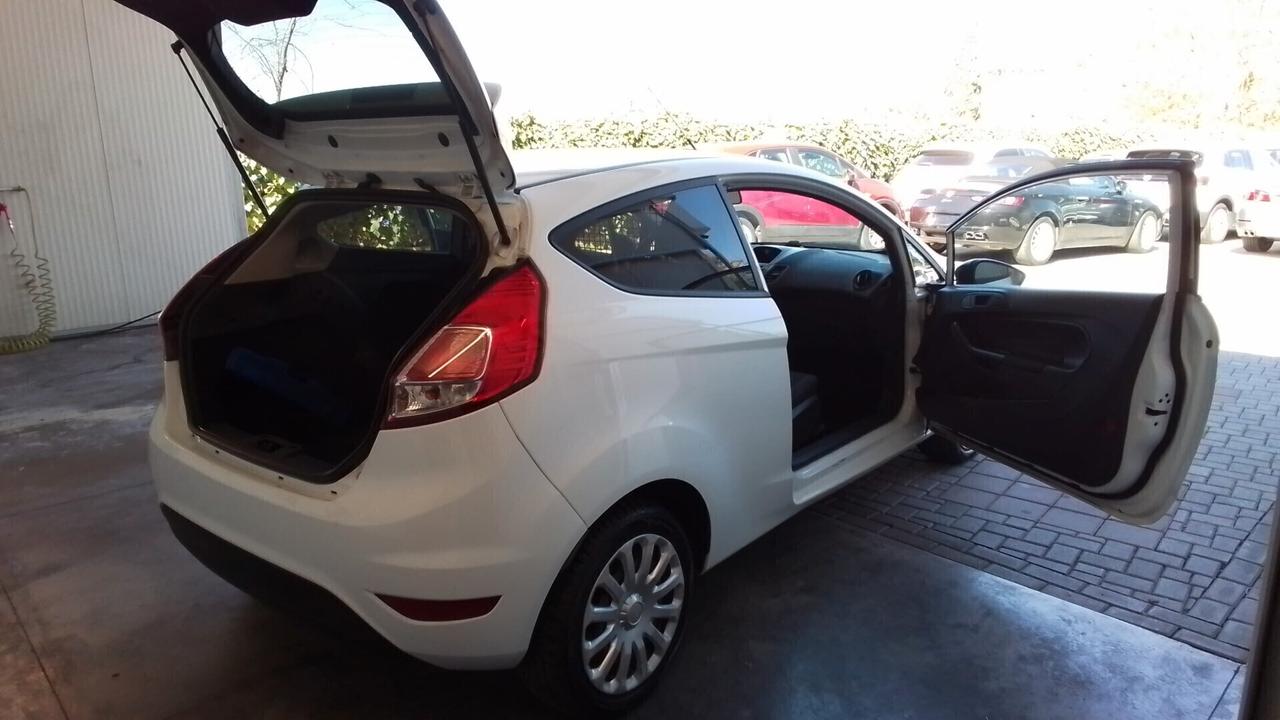 Ford Fiesta 1.5 Van 75CV