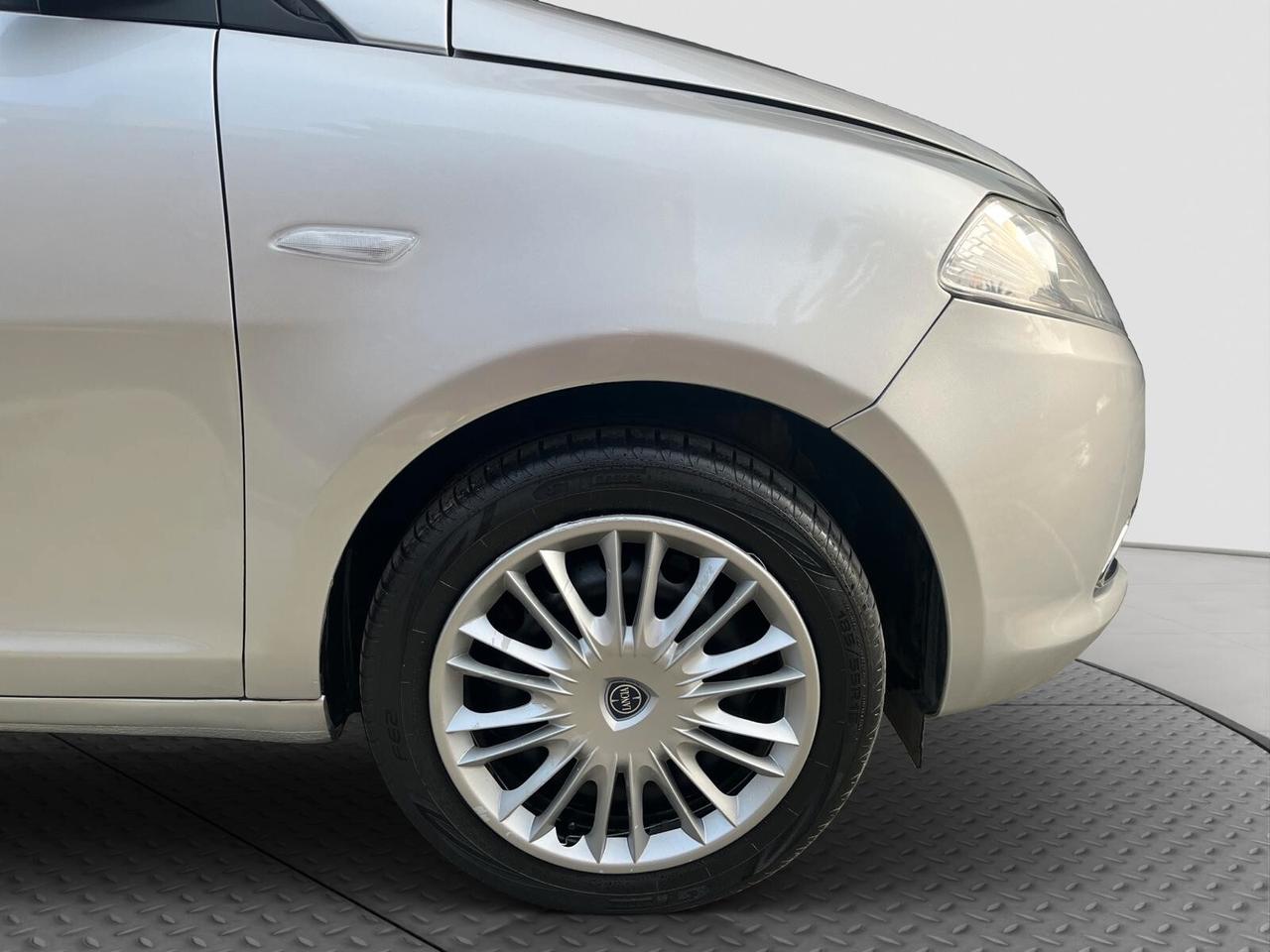 Lancia Ypsilon 1.3 MJT 95 CV 5 porte S&S Gold 2012