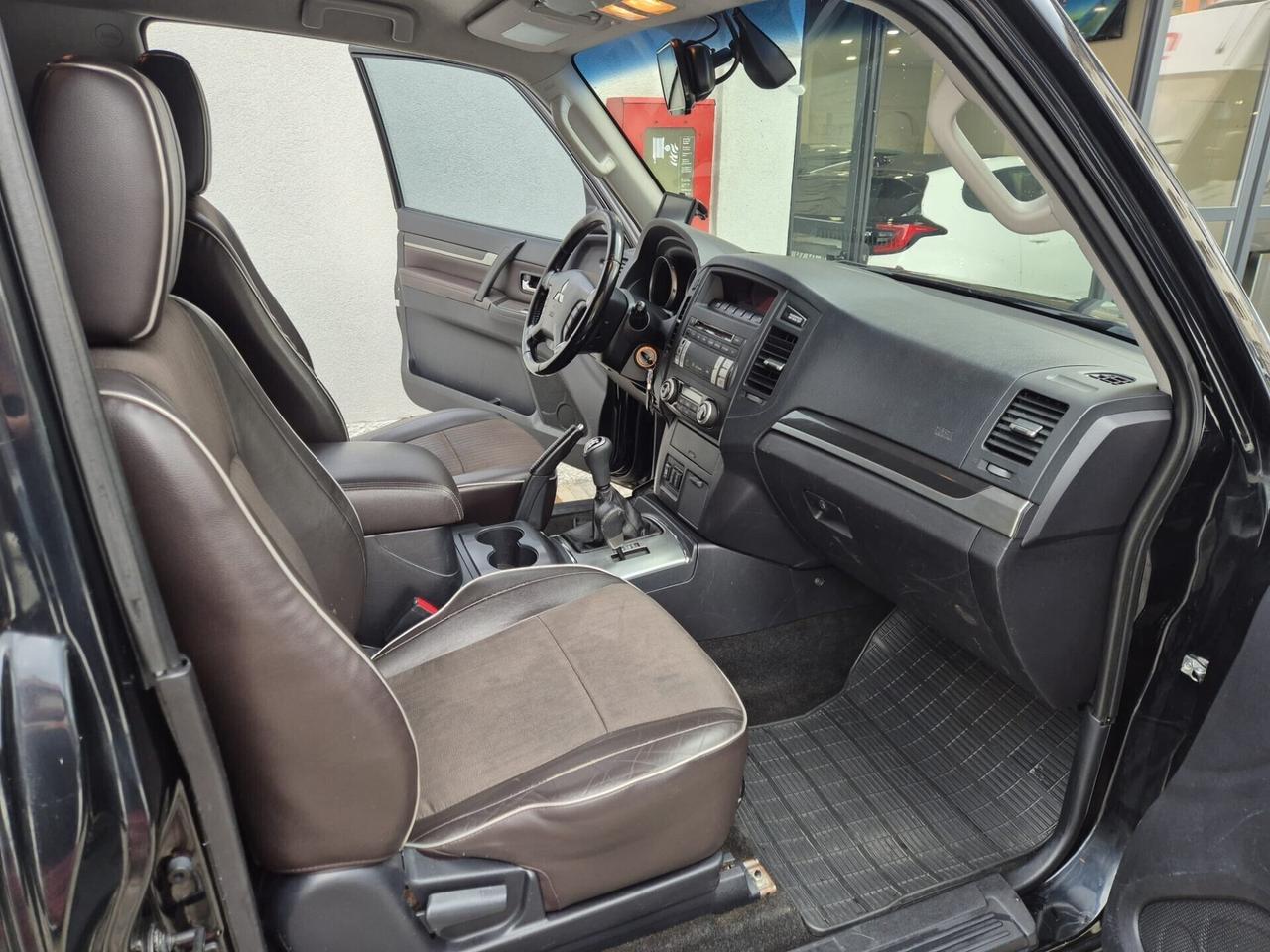 Mitsubishi Pajero 3.2 4X4 AUTOCARRO 2 POSTI