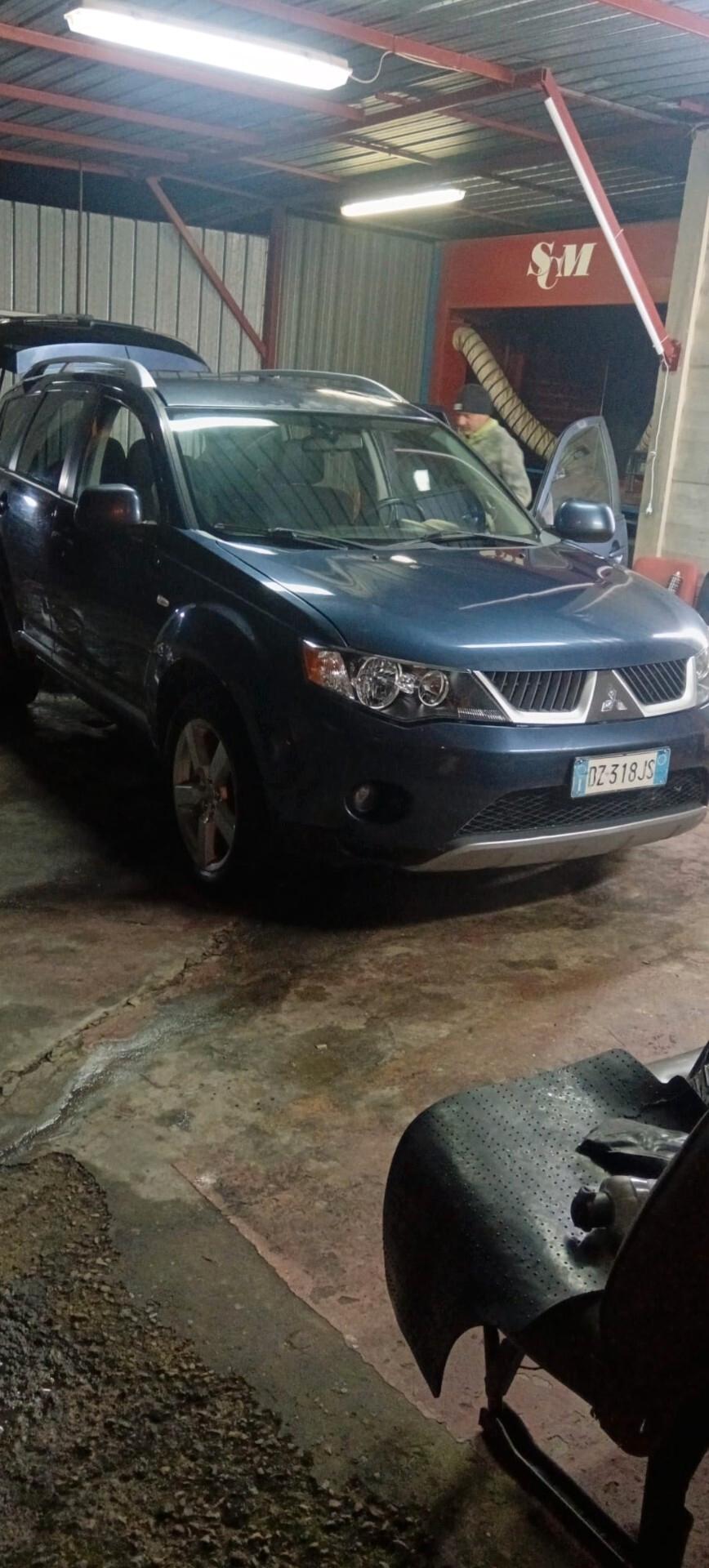 Mitsubishi Outlander 2.2 DI-D Intense DPF