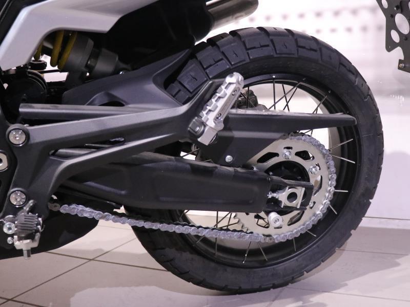 Benelli Leoncino Trail 800