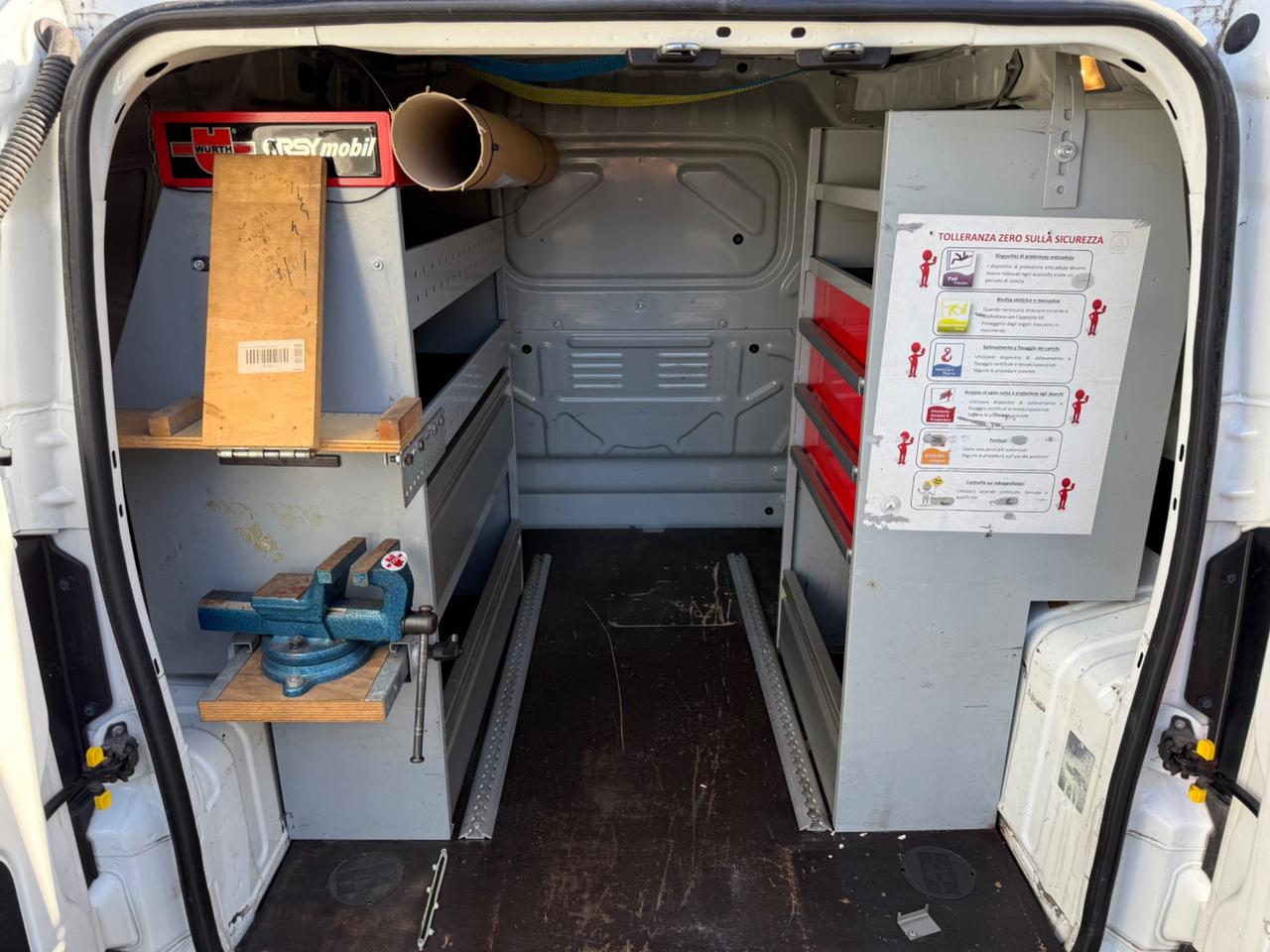 Fiat Fiorino 1.3 MJT 95CV Cargo SX attrezzato