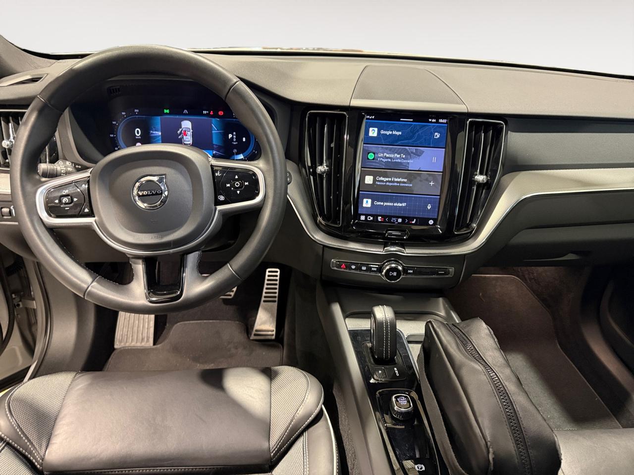 VOLVO XC60 2.0 b4 Momentum awd auto