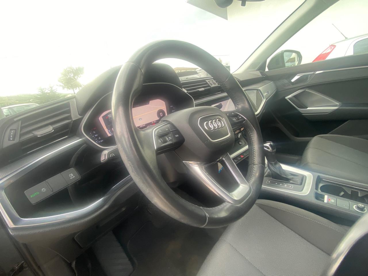 Audi Q3 35 2.0 tdi Business s-tronic N1 Autocarro 150cv