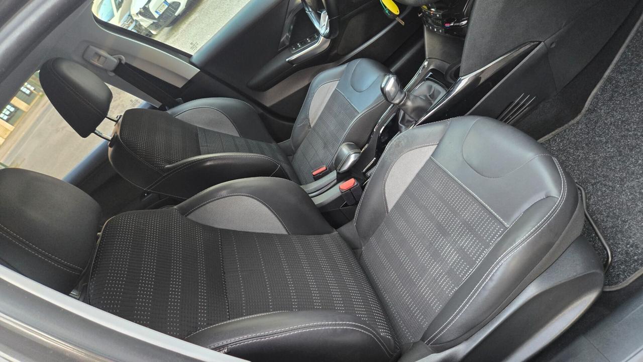 Peugeot 2008 BlueHDi 120 S&S Black Matt