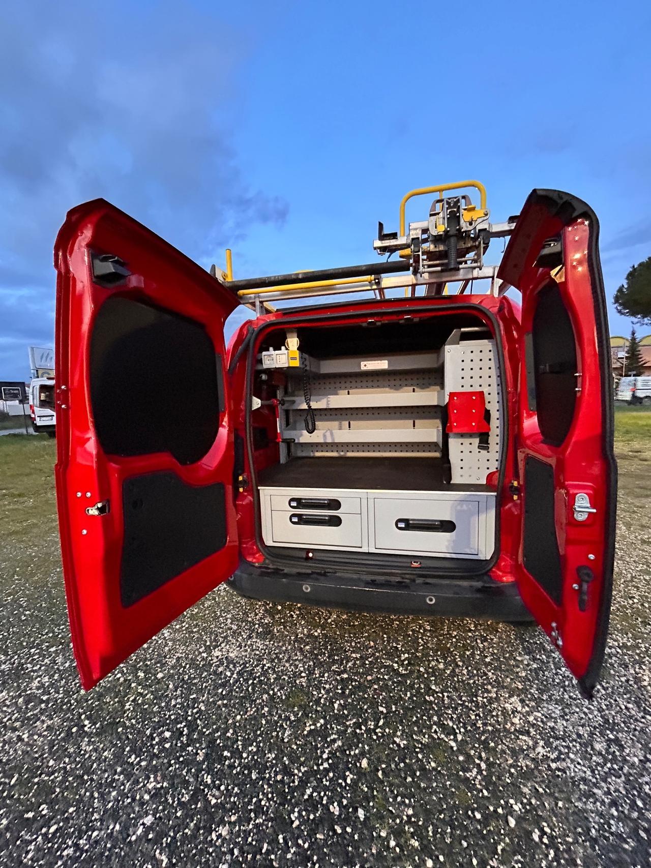 Fiat Fiorino 1.3 mjt Diesel 95 CV *CASSETTIERE*SCAFFALATURE*PORTASCALE*fatturabile*