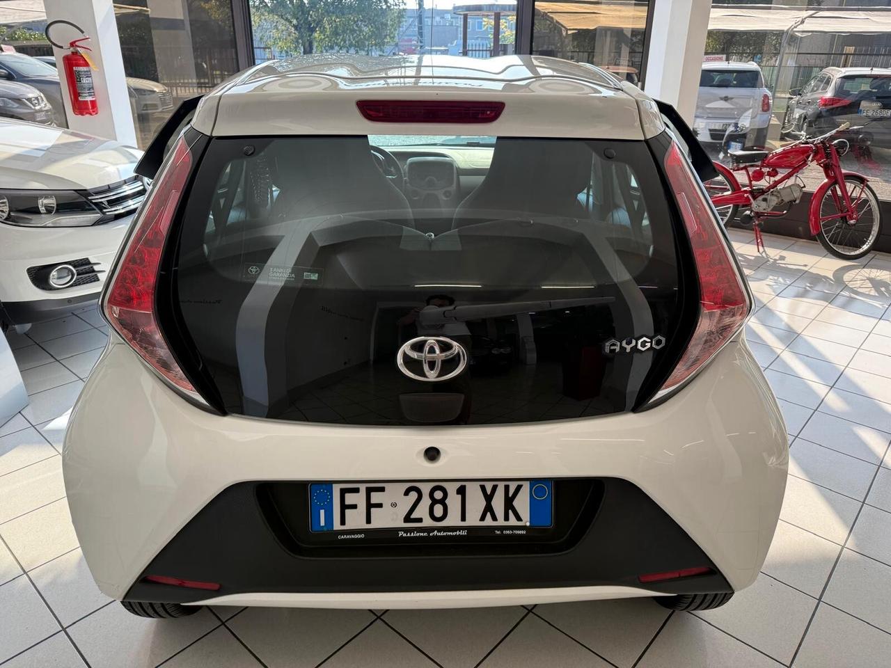 Toyota Aygo 1.0 VVT-i 69 CV 5 porte x-wave