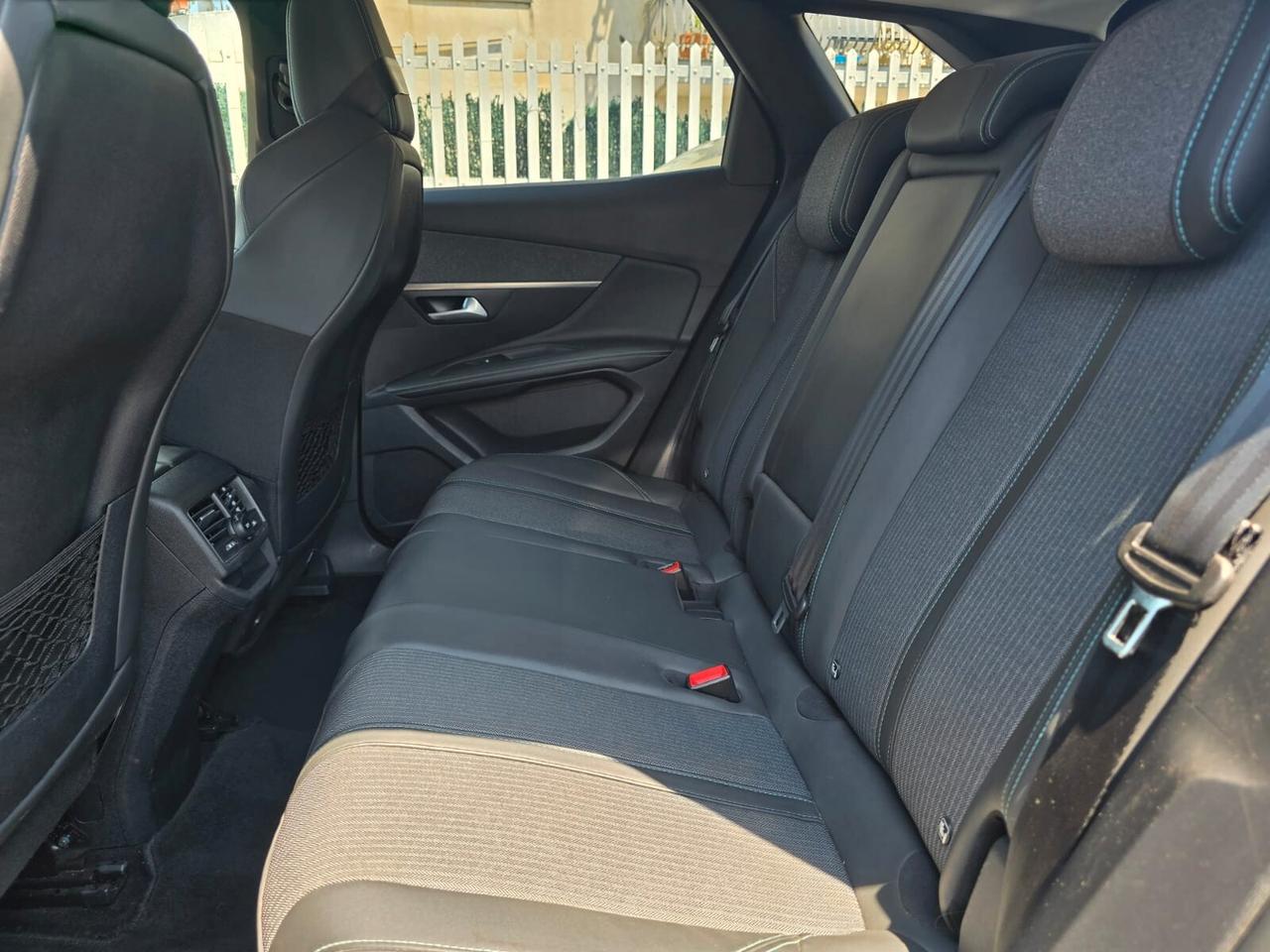 Peugeot 3008 1.5BLUEHDI 130CV GT ITALIANA