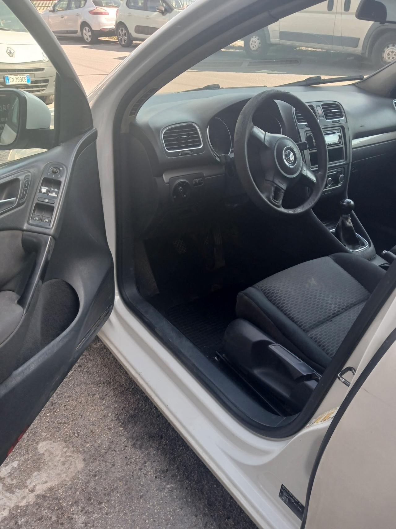 Volkswagen Golf 1.6 TDf