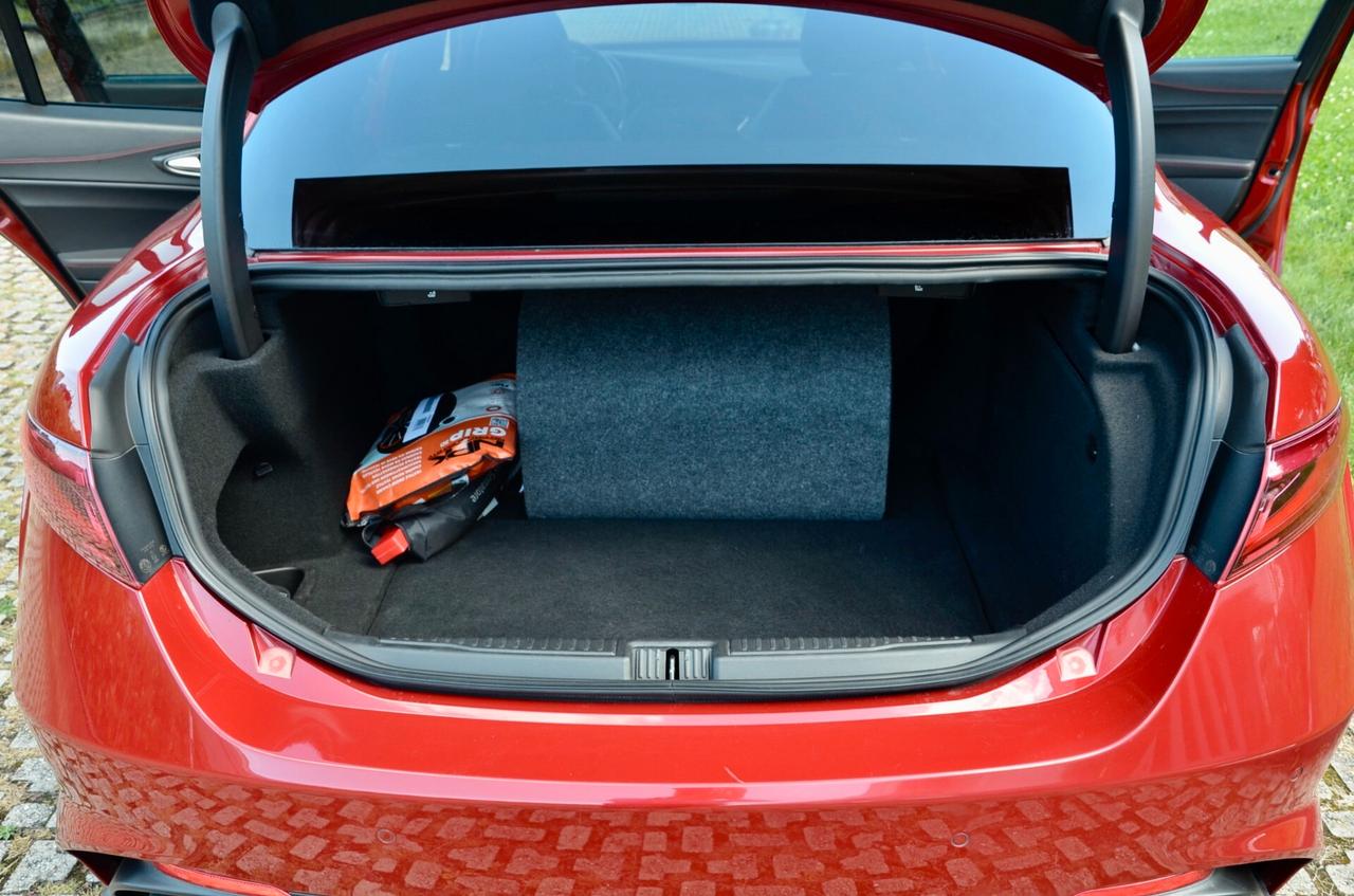 ALFA ROMEO GIULIA 2.9 T V6 QUADRIFOGLIO 510cv AUTO, ROSSO TRISTRATO, BOLLO E SUPERBOLLO PAGATI, HI-FI MTX, PERMUTE