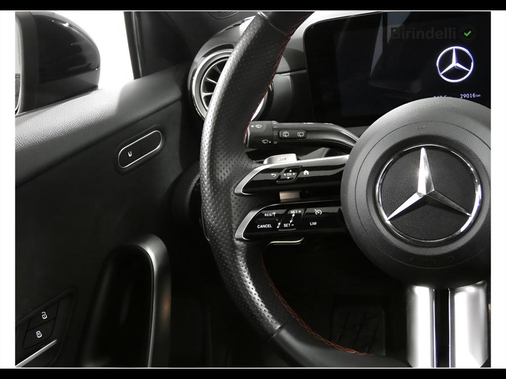 Mercedes-Benz Classe A (W177) - A 180 d Automatic AMG Line Premium