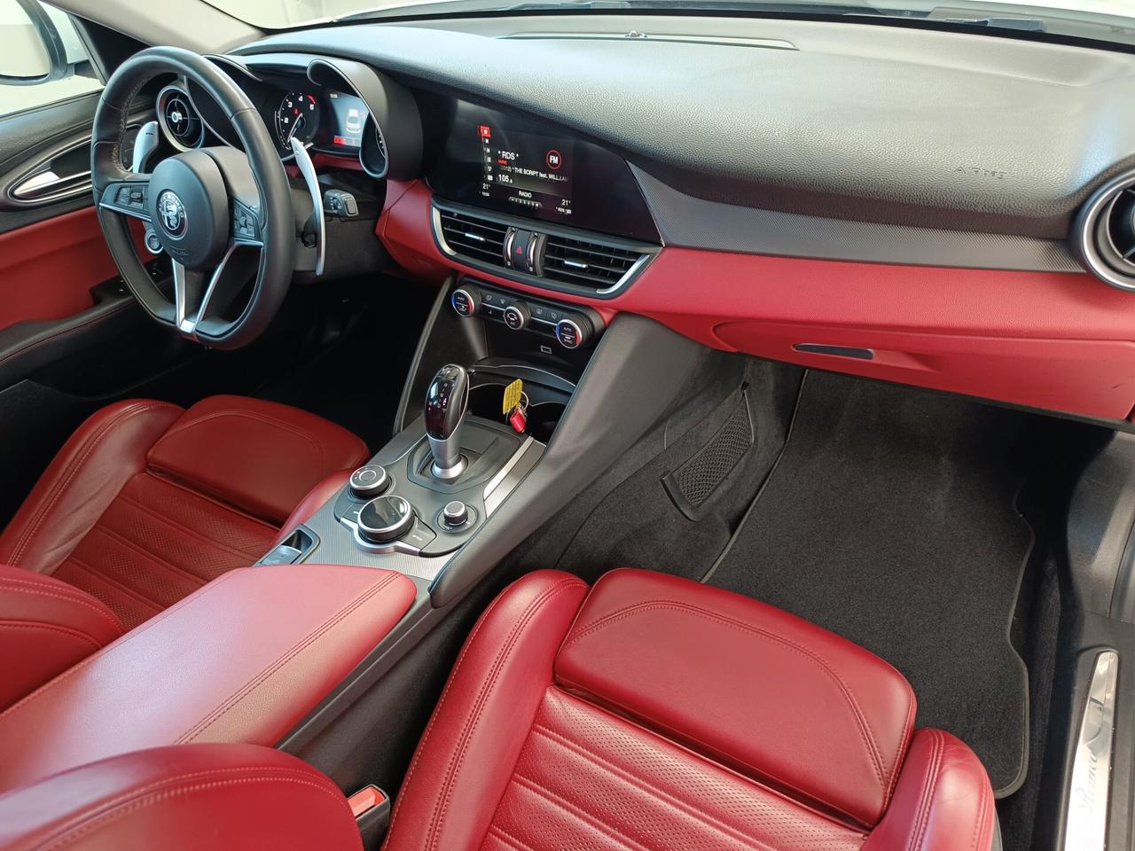 Alfa Romeo Giulia 2.2 Turbodiesel 210 CV AT8 AWD Q4 Veloce
