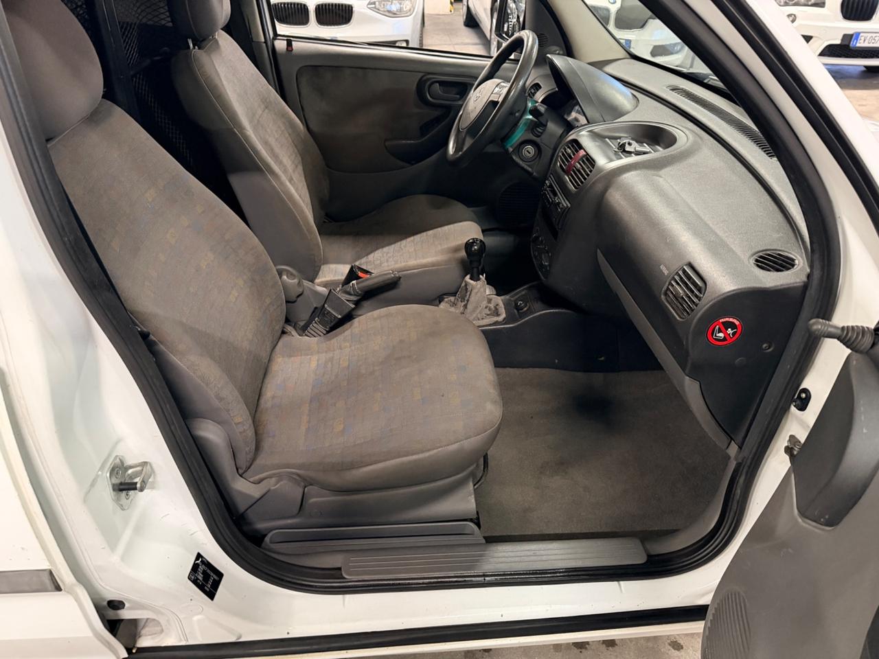 Opel Combo 1.7 DI 4p. Van Vetrato