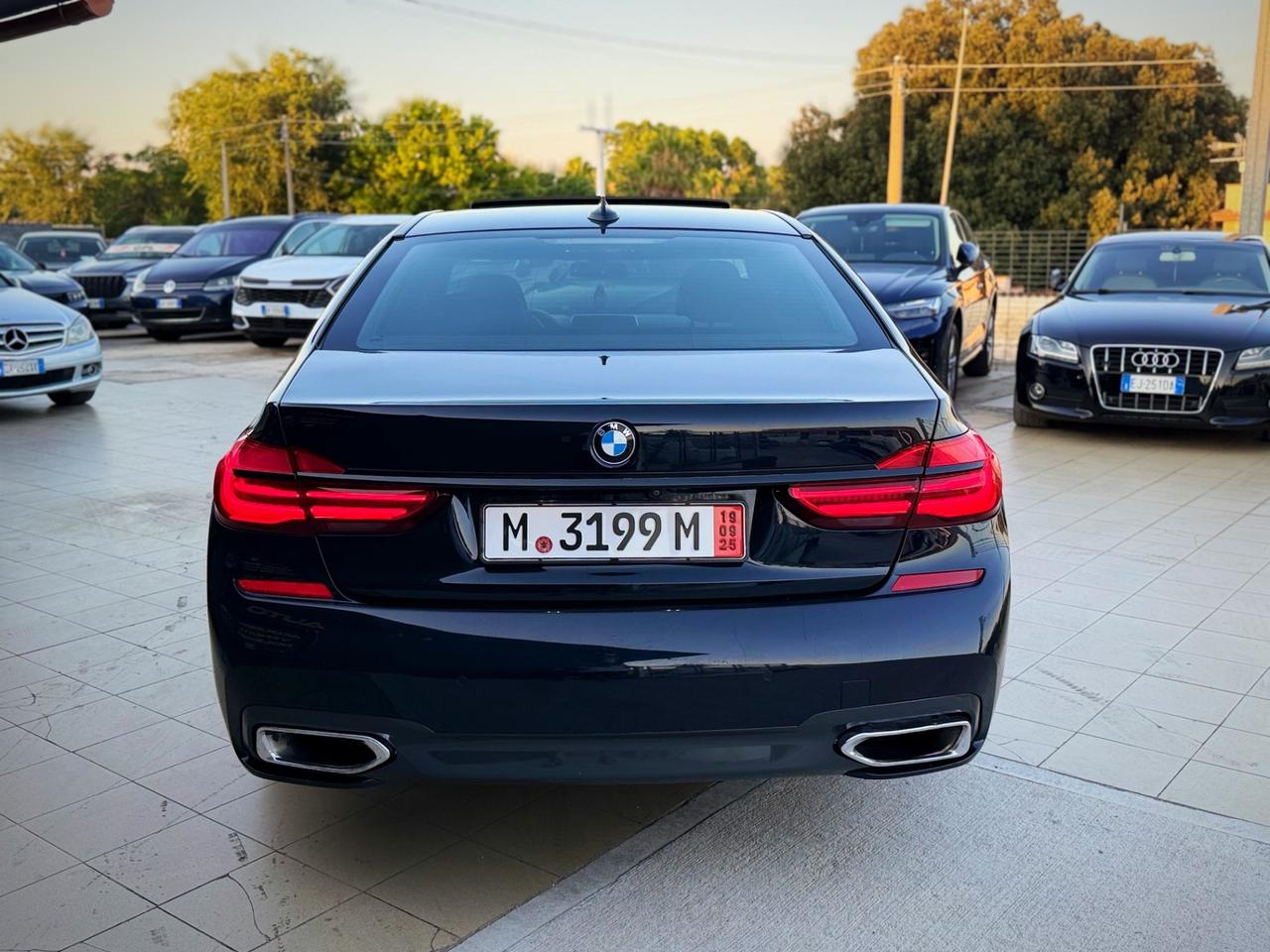 Bmw 750 750i xDrive Eccelsa Garanzia 12 Mesi