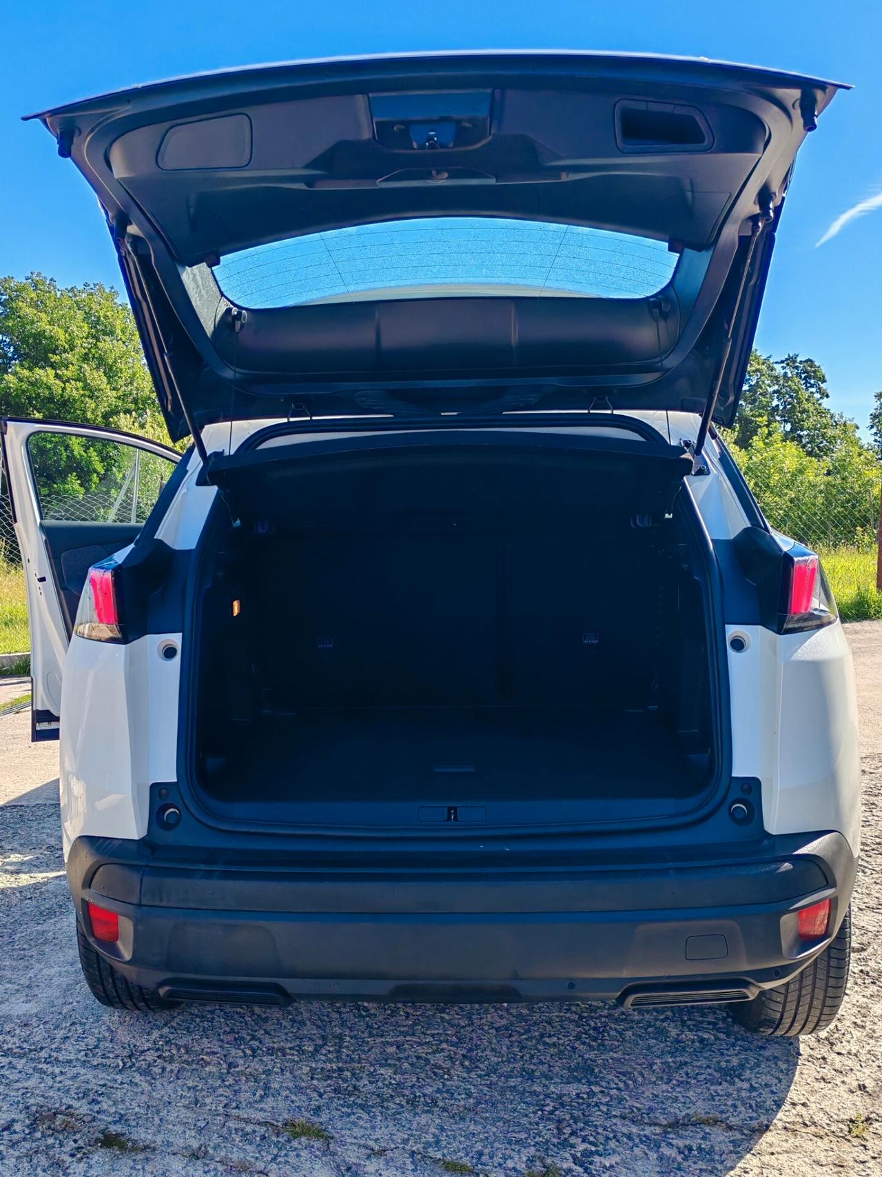 Scopri la PEUGEOT 3008 diesel automatica