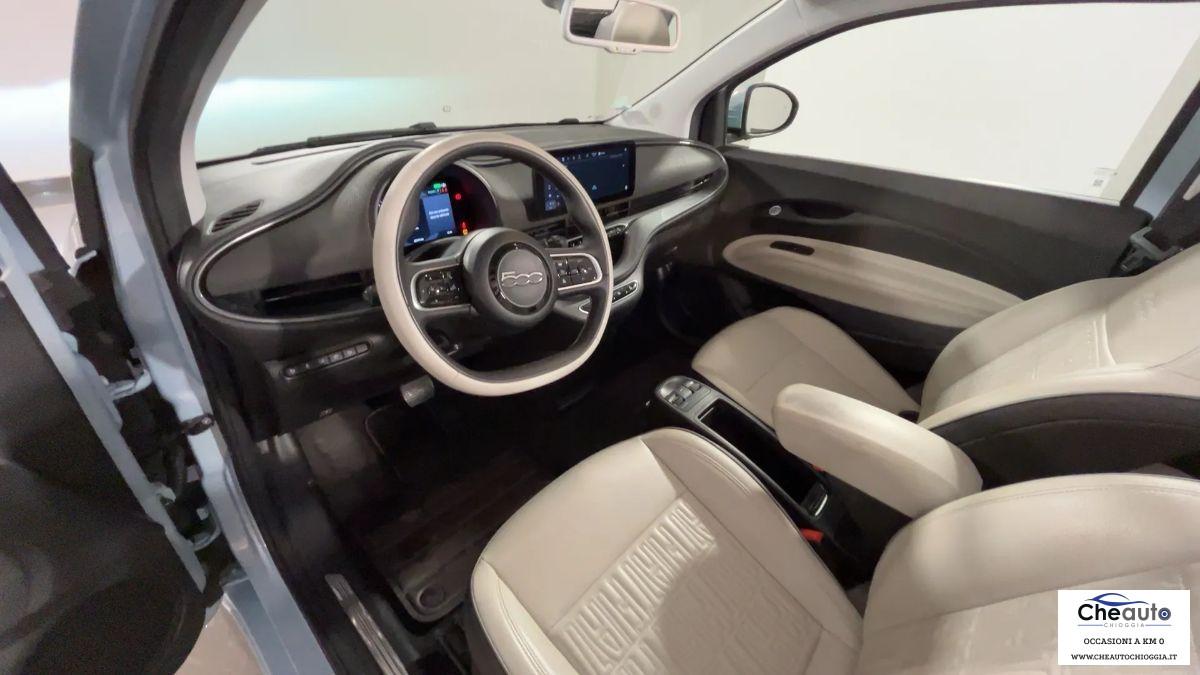 FIAT - 500 E - 500 La Prima Berlina