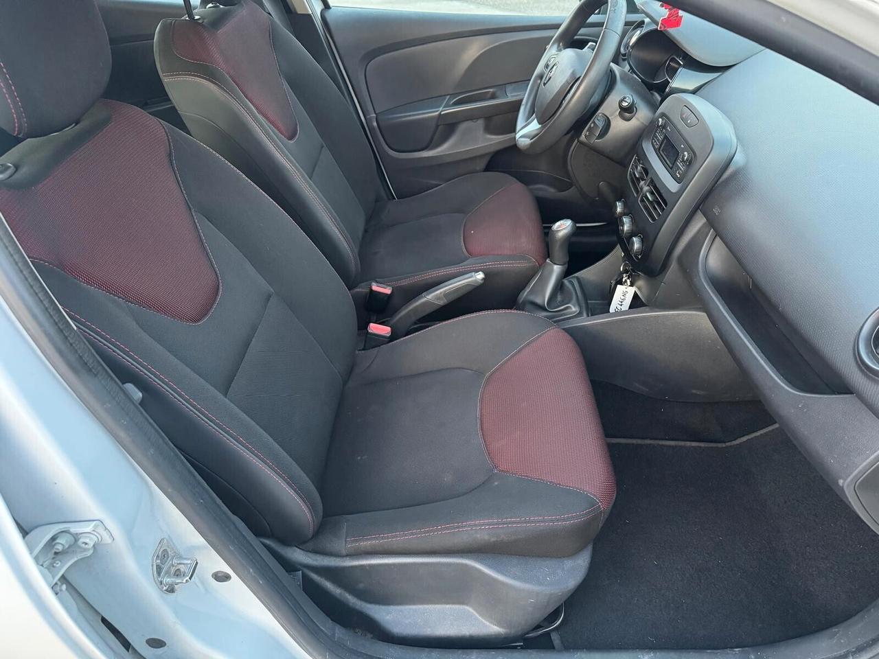 Renault Clio 1.2 75CV 5 p INTENS NEOPATEN GARANZIA 12 MESI