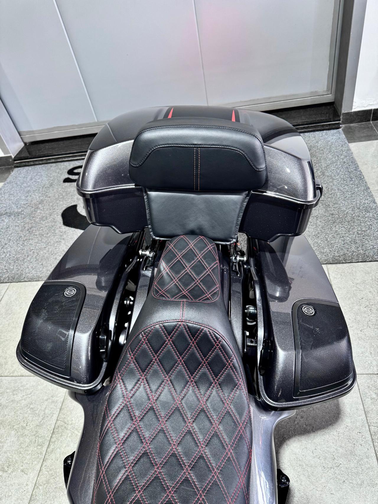 Harley-Davidson CVO Limited Ultra Glide 117 1923cc UNICA STRAFULL