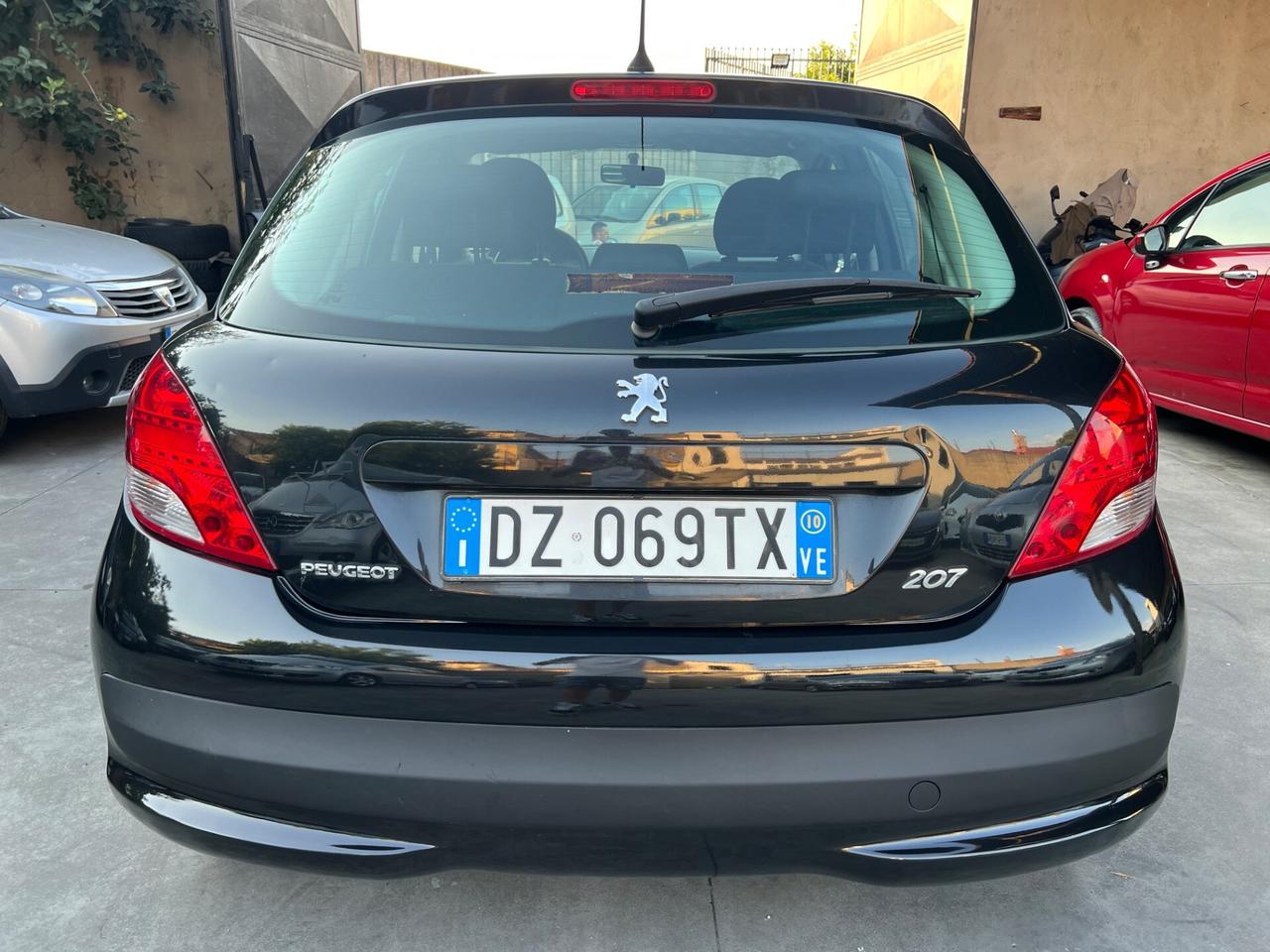 Peugeot 207 1.4 8V 75CV 5p. GPL