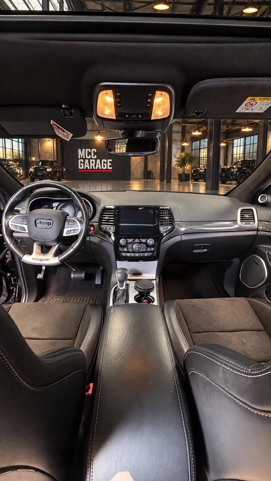 Jeep Grand Cherokee trackhawk 6.2 supercharged