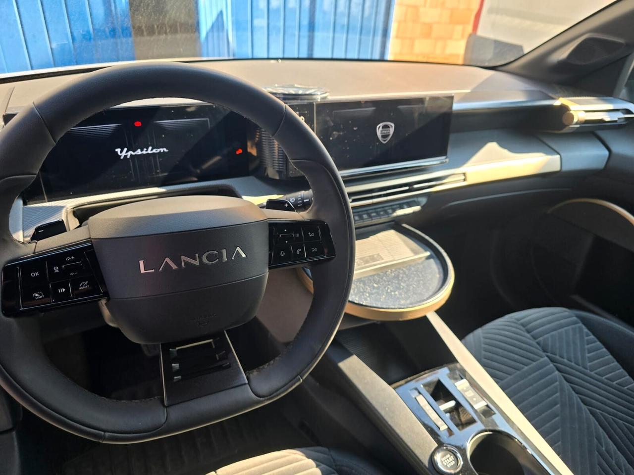 Lancia Ypsilon Hybrid e-DCT LX rate da 99,00