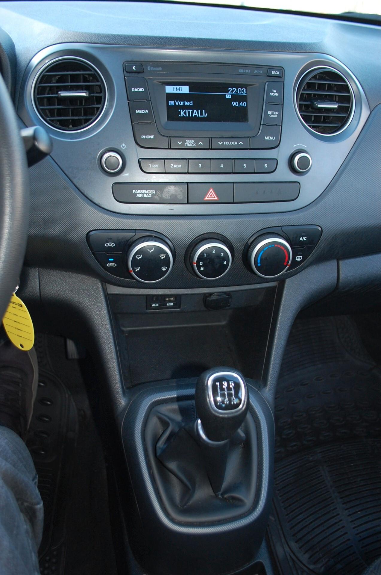 Hyundai i10 1.0 Bz 67CV Comfort Uff Italy Led USB Clima