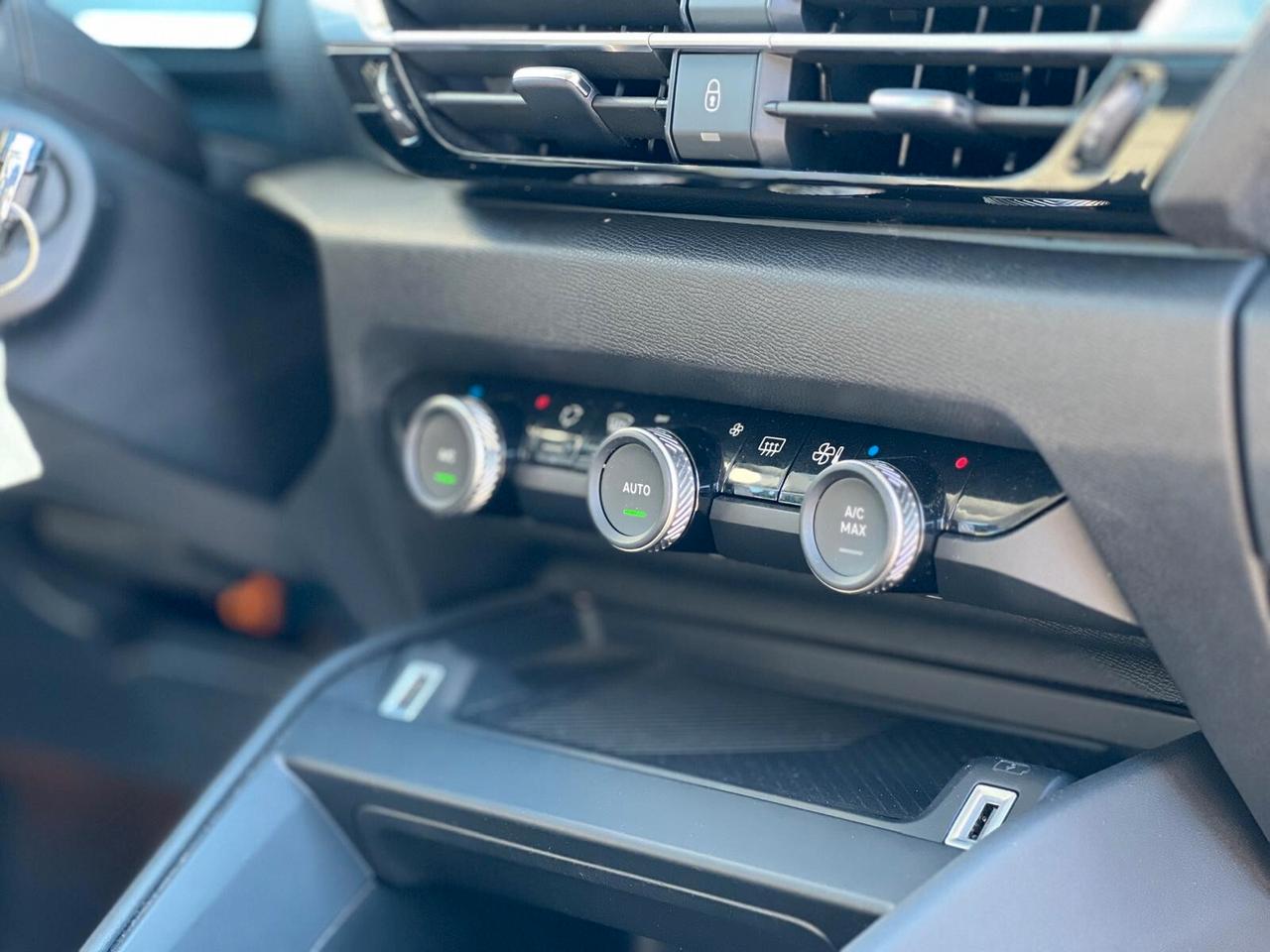 Citroen C4 BlueHDi 130 S&S EAT8 Feel Pack