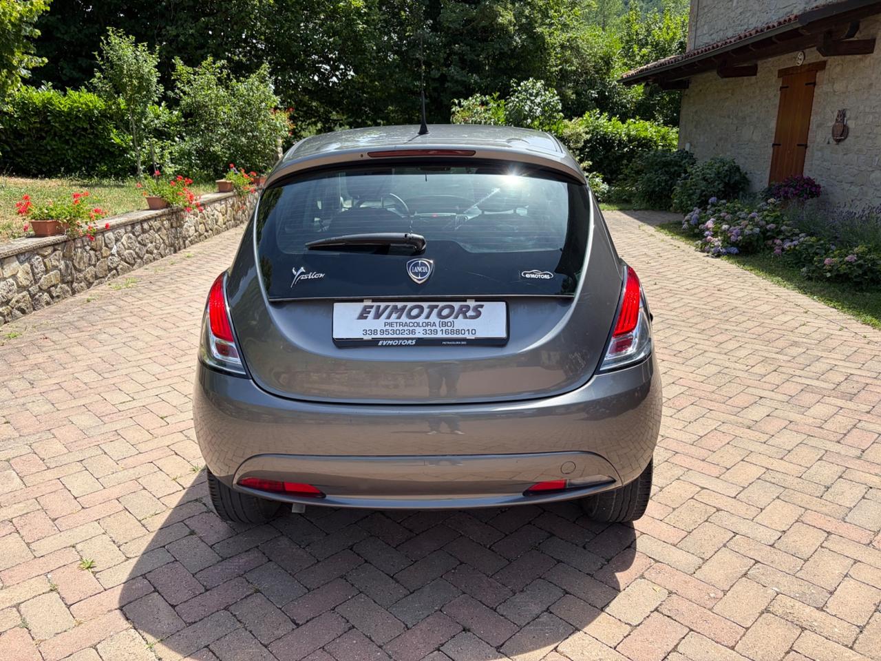 Lancia Ypsilon 1.2 69 CV 5 porte Gold OK NEOPATENTATI