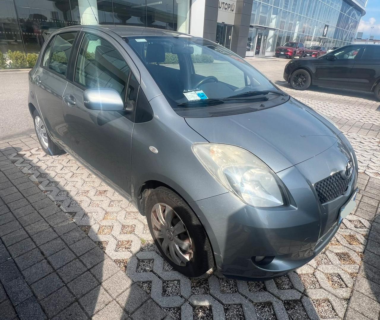 Toyota Yaris 1.3 5 porte Sol OK NEO PATENTATI