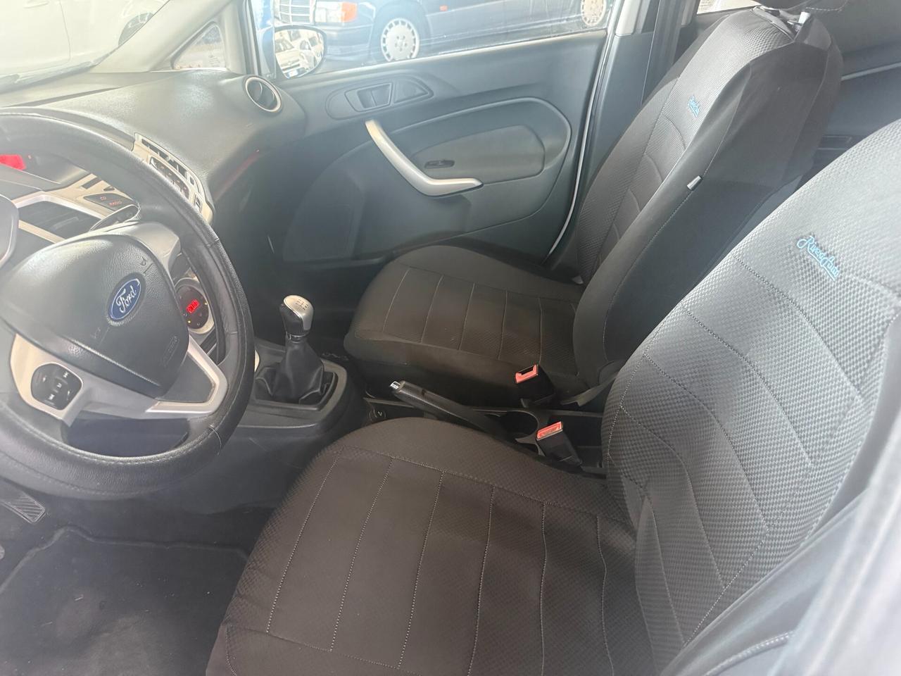 Ford Fiesta 1.4 TDCi 68CV 5 porte Titanium