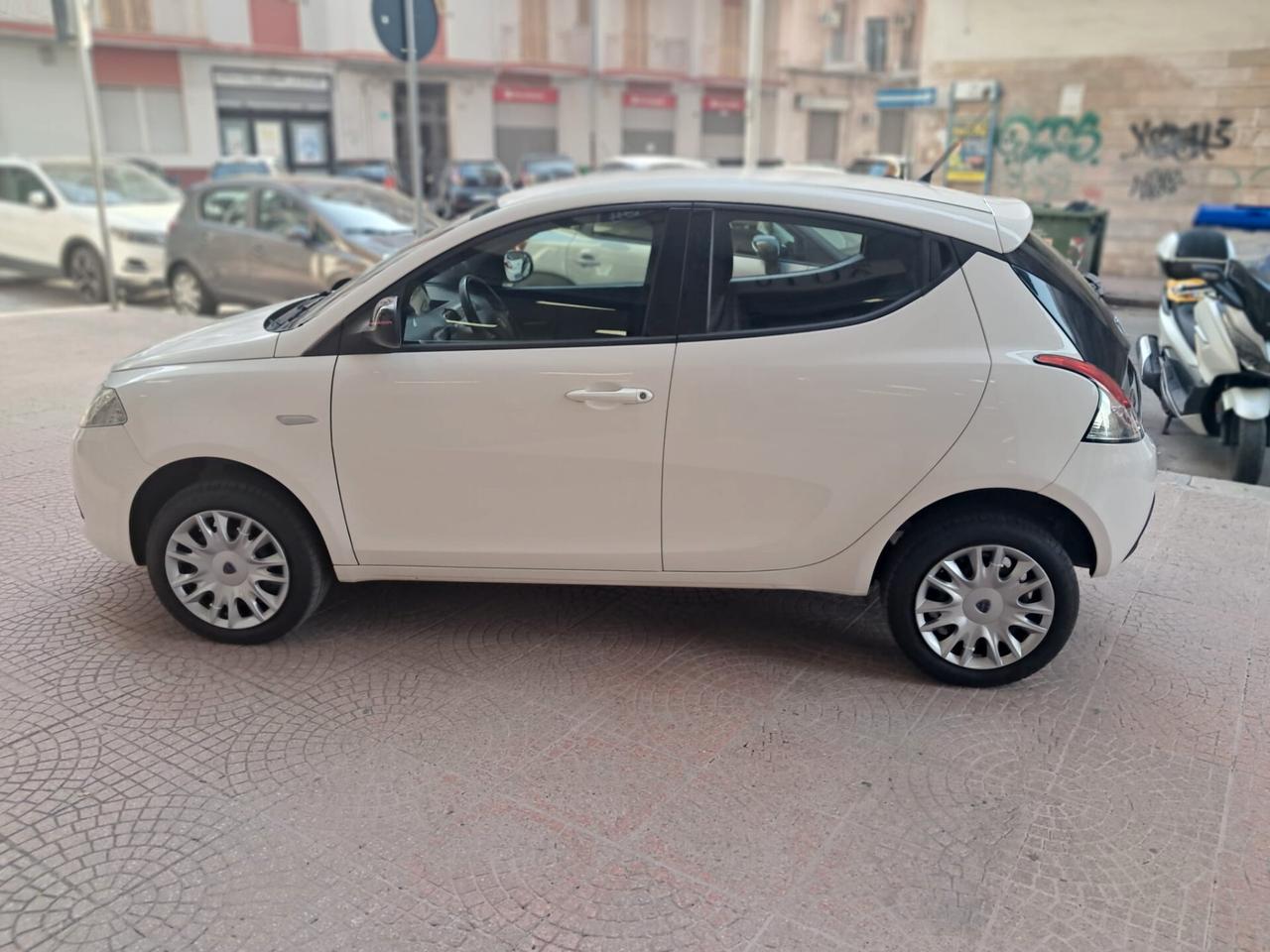 LANCIA YPSILON METANO-NEOPATENTATI-Euro5650-