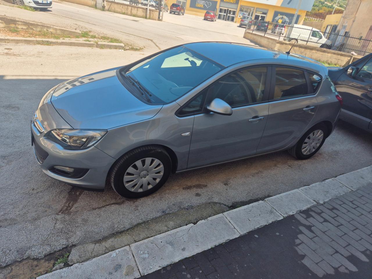 OPEL ASTRA 1.6 CDTI 110 CV BERLINA ANNO 2015 KM CERTIF